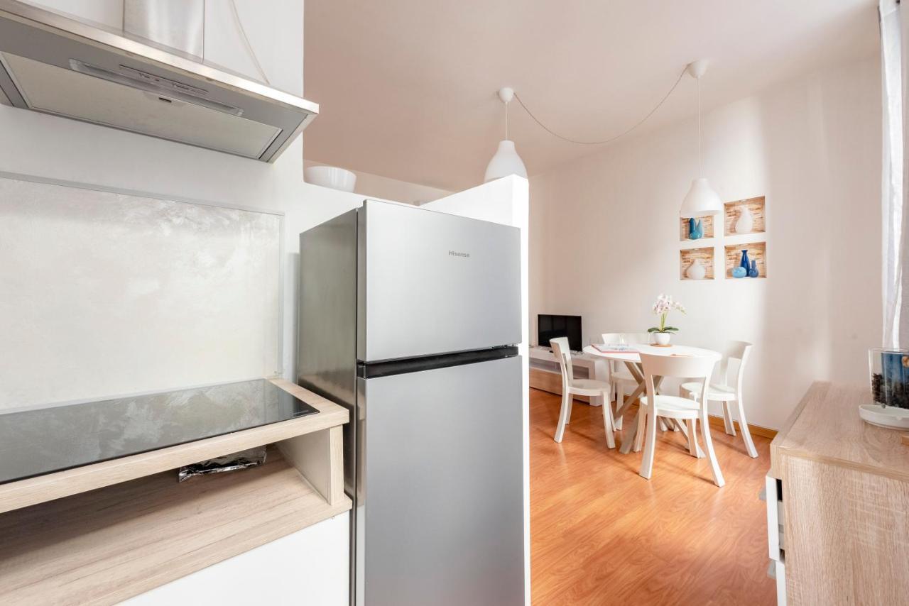 Mazzini 12, Elegant Central Apartment With Free Private Garage 800 M, Air Conditioning, Wi-Fi, Just 100 M From The Public Beach Rapallo Exterior photo