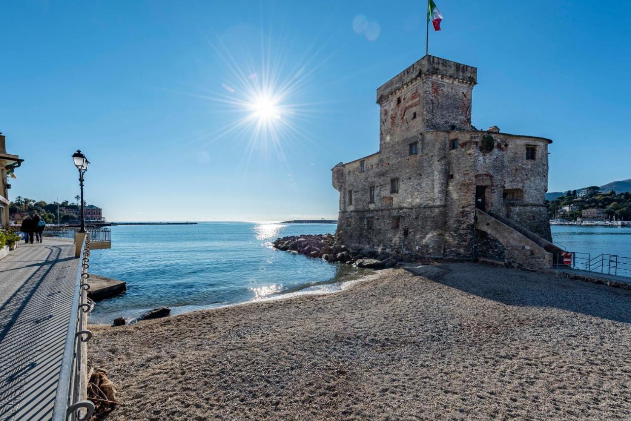 Mazzini 12, Elegant Central Apartment With Free Private Garage 800 M, Air Conditioning, Wi-Fi, Just 100 M From The Public Beach Rapallo Exterior photo