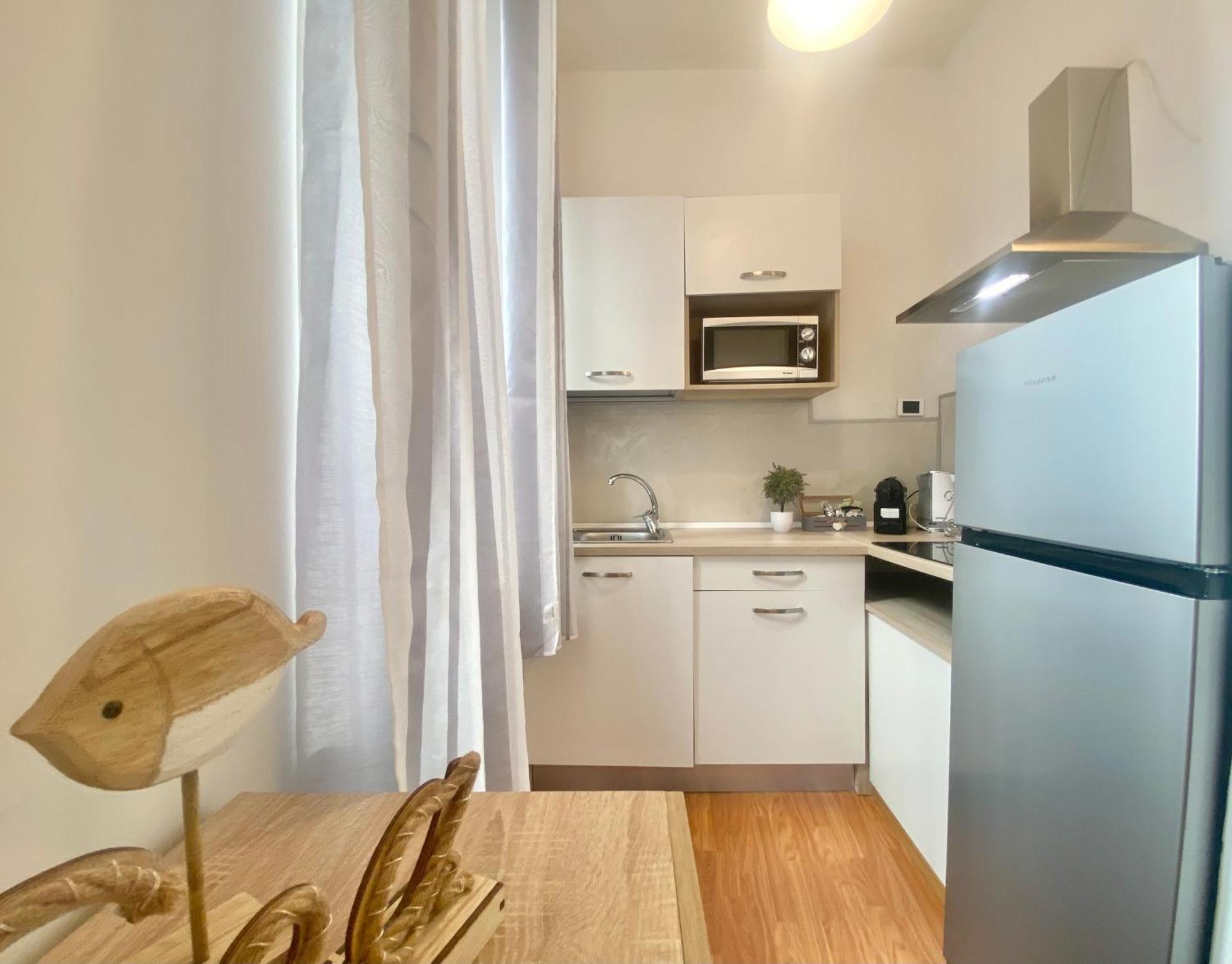 Mazzini 12, Elegant Central Apartment With Free Private Garage 800 M, Air Conditioning, Wi-Fi, Just 100 M From The Public Beach Rapallo Exterior photo