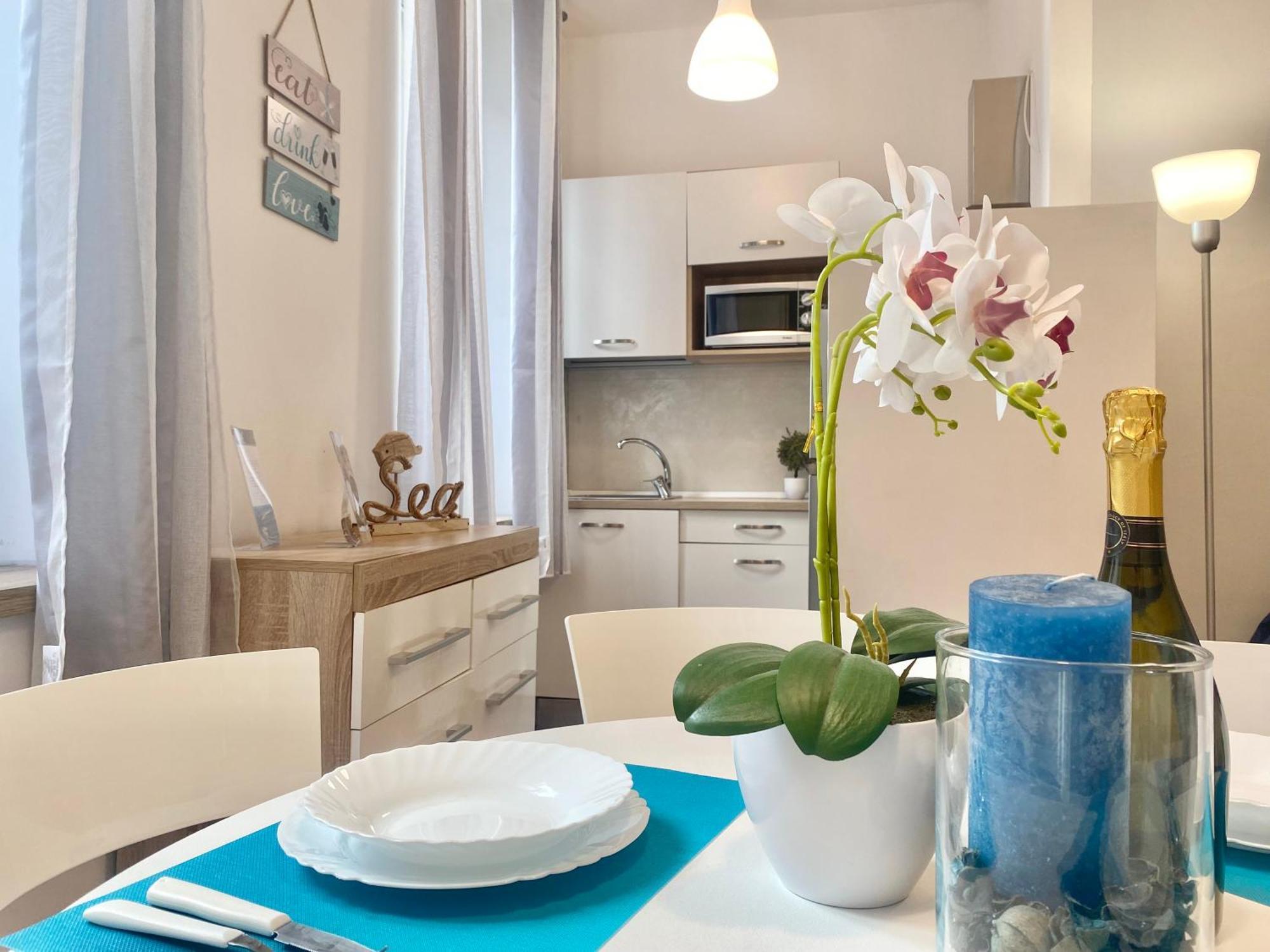 Mazzini 12, Elegant Central Apartment With Free Private Garage 800 M, Air Conditioning, Wi-Fi, Just 100 M From The Public Beach Rapallo Exterior photo
