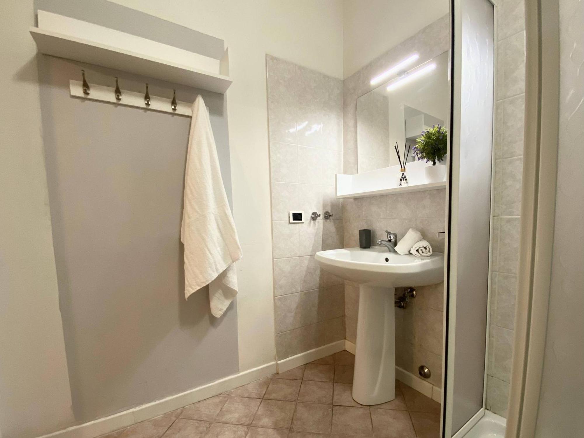 Mazzini 12, Elegant Central Apartment With Free Private Garage 800 M, Air Conditioning, Wi-Fi, Just 100 M From The Public Beach Rapallo Exterior photo